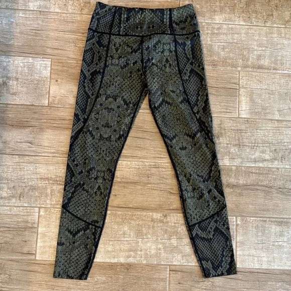 Varley Bedford Leggings in the Olive Snake print color. - Picture 2 of 4